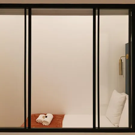 Lavie Maison Marais Jacuzzi & Chic Paris Getaway